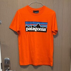 Patagonia Men's M Bright Orange Tee with Logo NWOT